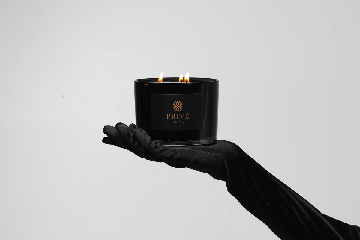 Black Wood <br> Luxury Scented Soy Candle 420 g